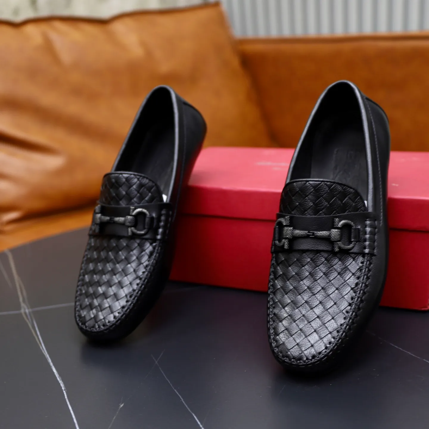 Ex-factory price: 480💰🙅‍♂️🙅‍♂️🙅‍♂️Niuli Brand: Ferragamo Standard code: Men's code 38/44 (45 customized) Grade: Same as the official website Material: Original imported cowhide leather lining Original wear-resistant lightweight outsole Style category: Men's casual slip-on shoes Bean shoes Distinguished luxury brand elements top luxury Color: actual picture color